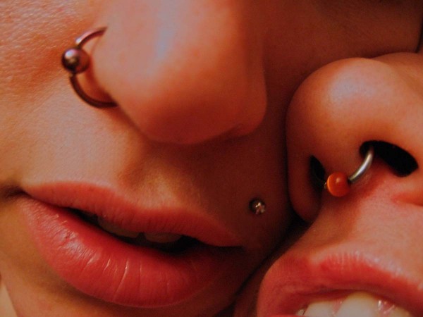 Nose_piercings