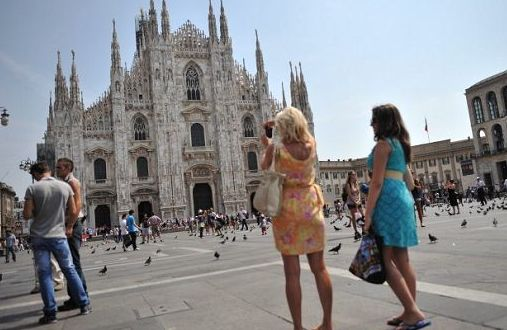 Milano-awrned-by-russian-turists