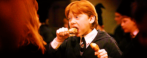 Harry-Potter-Ron-Weasley-eats-GIF-1433883238
