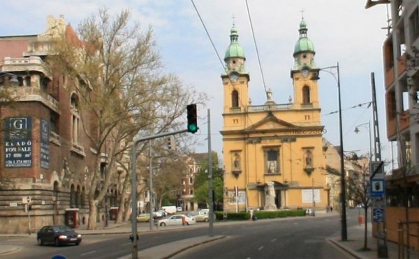 budapest-viii-kerulet-baross-utca-a-jozsefvarosi-templommal-_1